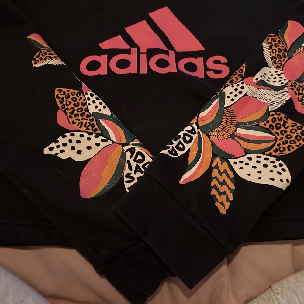 Adidas Women Sweatshirt  Black Floral Cheetah Crop Top Oversized Size MEDIUM